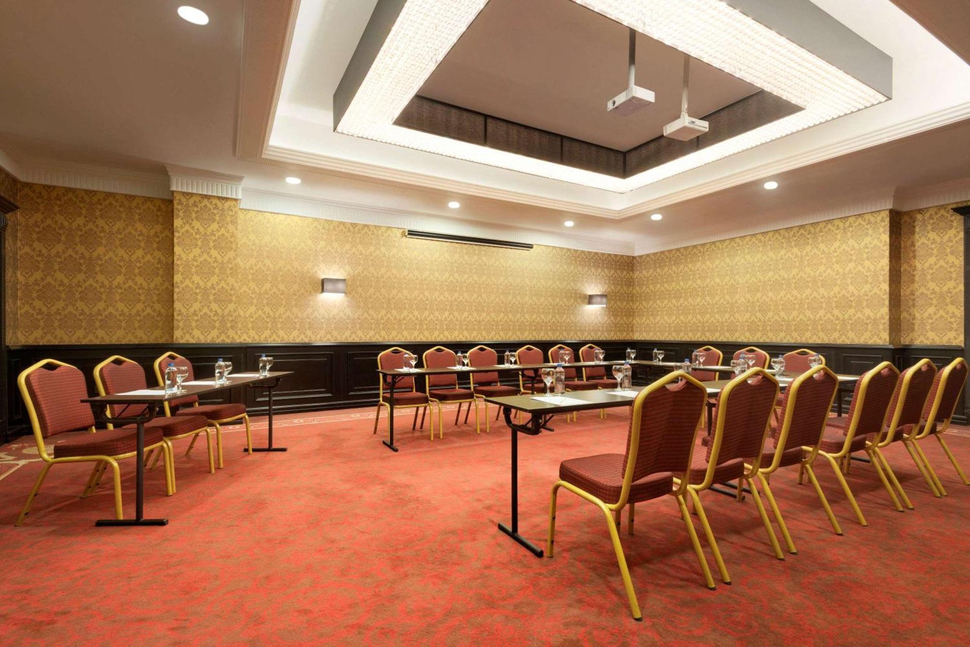 Ramada By Wyndham Sakarya Hotel Luaran gambar