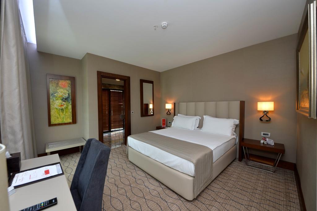 Ramada By Wyndham Sakarya Hotel Luaran gambar