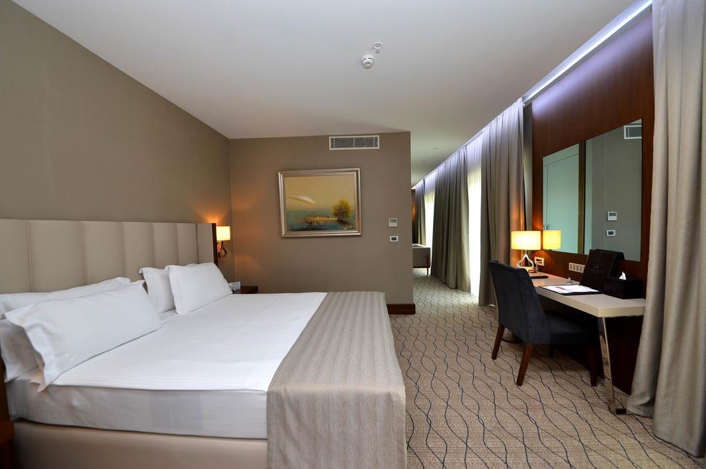 Ramada By Wyndham Sakarya Hotel Luaran gambar
