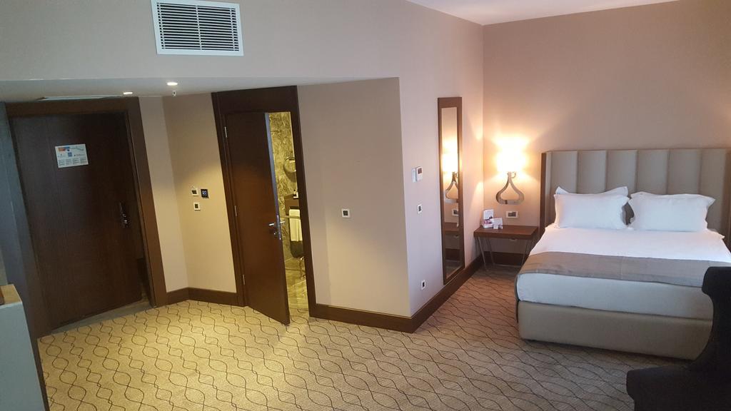 Ramada By Wyndham Sakarya Hotel Luaran gambar
