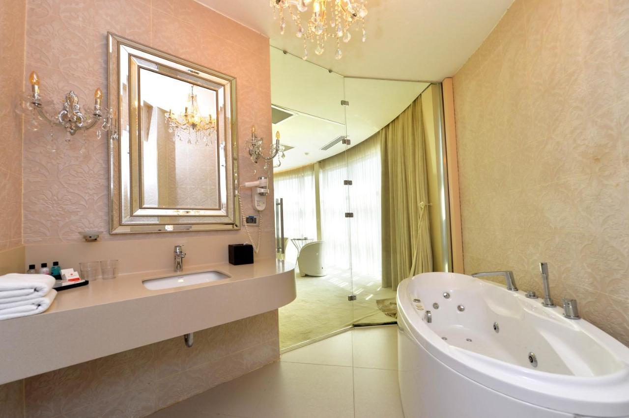 Ramada By Wyndham Sakarya Hotel Luaran gambar